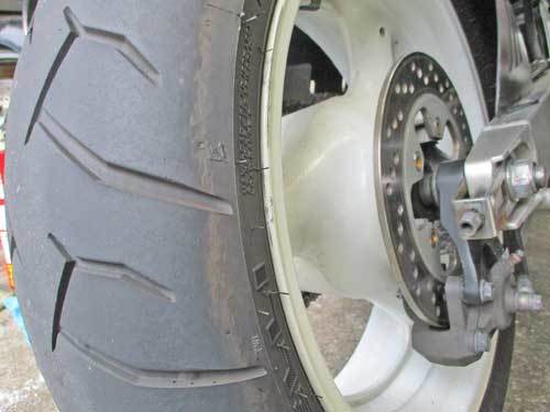 M本サン号 GSX-R1100(GV73A/M型)のホイール&タイヤ交換・・・(^^♪_c0086965_01464114.jpg