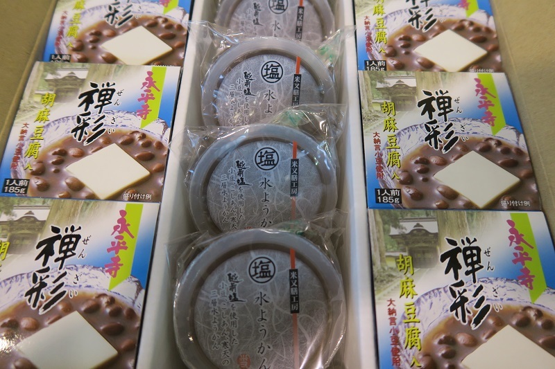 綺麗なユリと雨の一日_f0076731_20543274.jpg