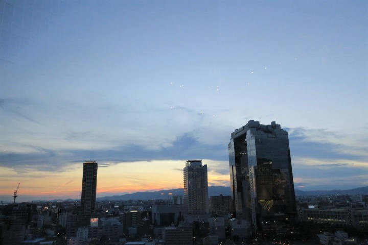 大阪の夕暮れ_e0300042_19520241.jpg