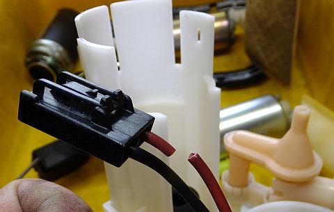 BHレガシィ 燃料ポンプ & フューエルフィルタ交換 : 青いそらの BHレガシィ 燃料ポンプ & フューエルフィルタ交換 : 青いそらの