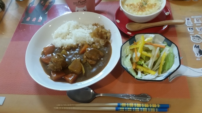 あじさい荘夕食　カレー_c0357519_06292208.jpg