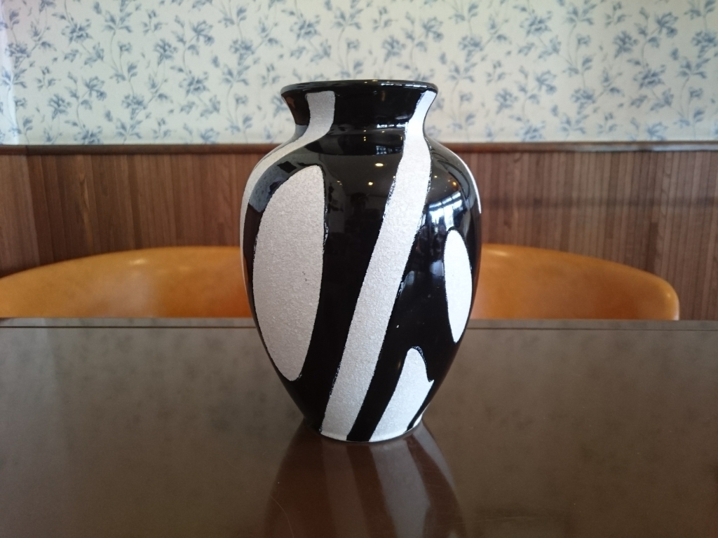 白黒のモダンな花瓶④ : コルビジェ
