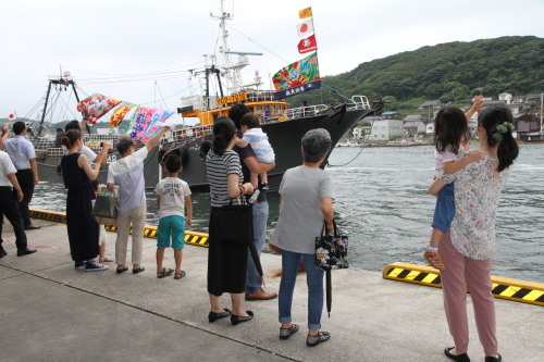 今年も沖合底びきの船団が出港しました_b0166227_10074566.jpg