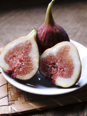 甘熟いちじく 本日、初出荷!大好評販売中!美味しい上に消化促進、二日酔い防止効果も期待できます!_a0254656_18112242.jpg