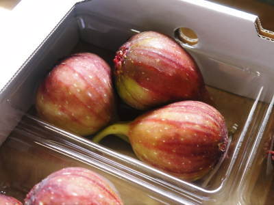 甘さにこだわる『甘熟いちじく』大好評発売中!いちじくは不老長寿の果実とも呼ばれているフルーツです!_a0254656_18203243.jpg
