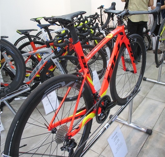 BHなどの2018年モデルの展示会へ : 自転車屋 サイクルプラス note