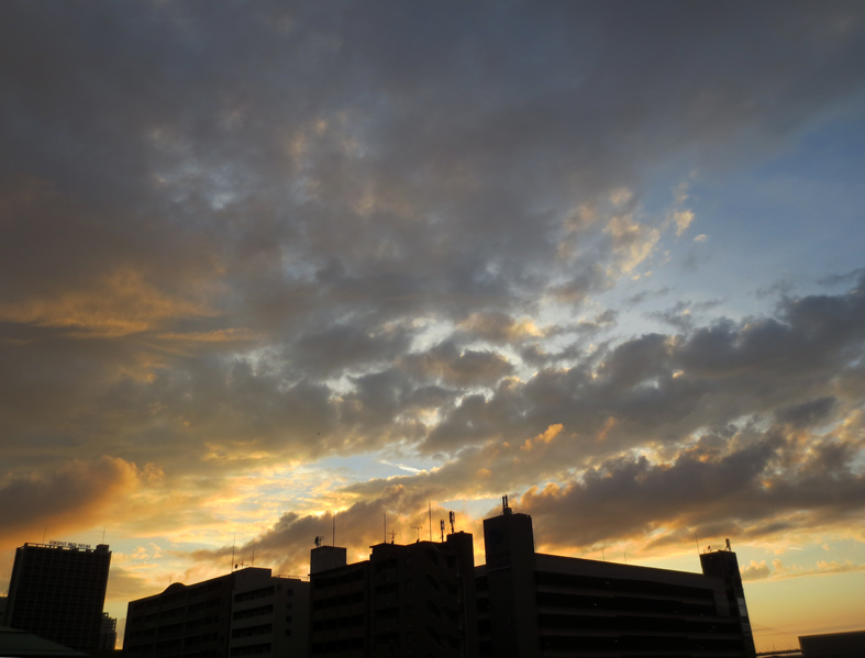 ■福岡・釜山、真夏10日間の空と夕暮れ_d0190217_164155.jpg