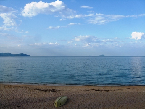 海の様子にハラハラドキドキ・・・_b0140235_11035826.jpg