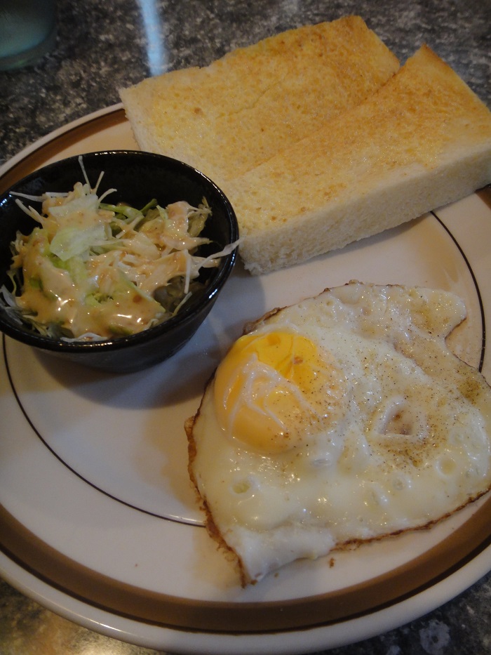 ◆三番街　～鶴町の住宅街に佇む喫茶店～_f0238779_8255671.jpg