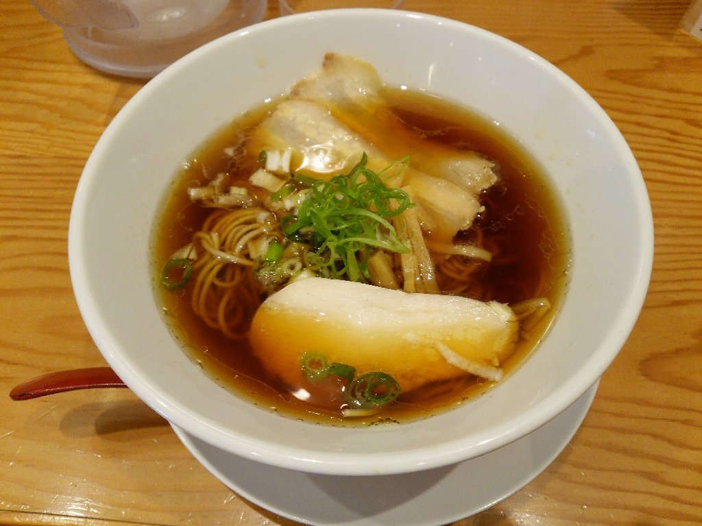 ゆきと花さんで煮干中華醤油とらー麺ソフト（富良野市幸町：2017年123杯目）_b0128821_22502698.jpg