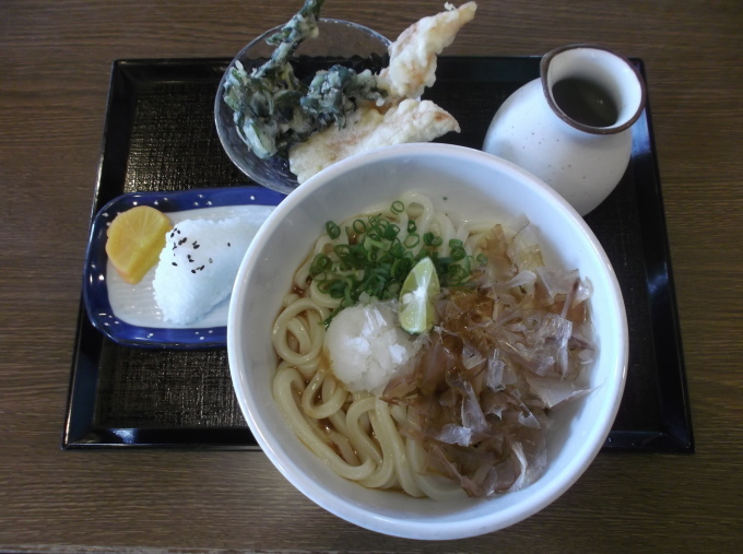 さぬき手打ちうどん丸亀_f0205584_20121558.jpg