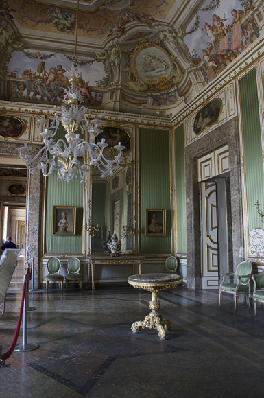 番外編・ナポリのカゼルタ宮殿を訪れました_f0106597_06064018.jpg