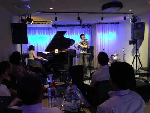 広島  Jazzlive comin  本日24日のジャズライブ！_b0115606_10011905.jpg