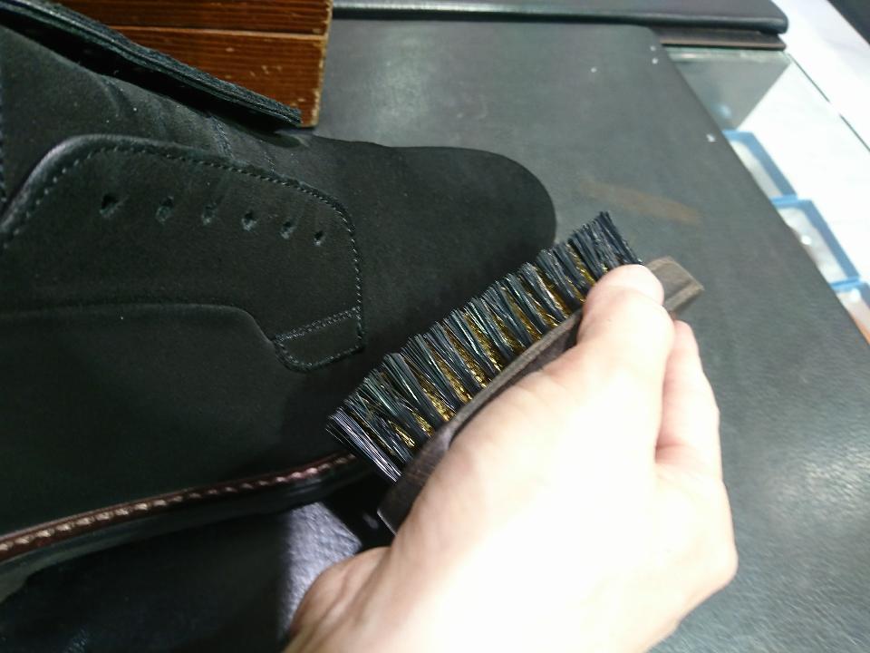 起毛素材（スエード・ヌバック等）靴のブラッシング方法_b0226322_12445849.jpg