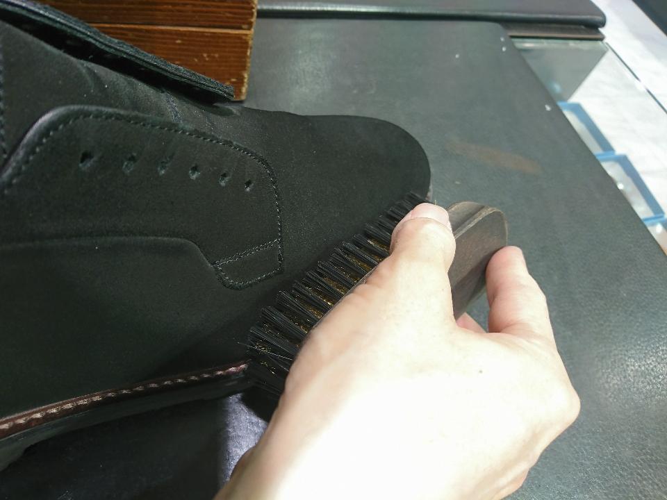 起毛素材（スエード・ヌバック等）靴のブラッシング方法_b0226322_12445886.jpg
