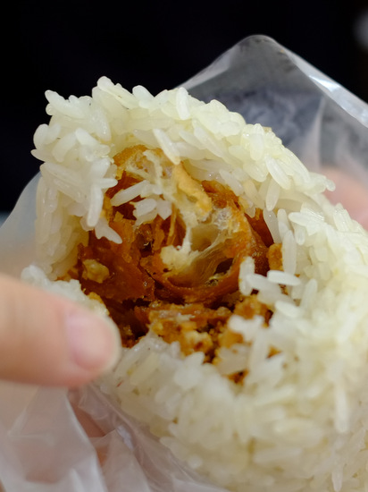 「台湾の朝ごはん 麥味登の大根餅、原西園橋下の焼餅加蛋、飯糰」_a0000029_20411590.jpg