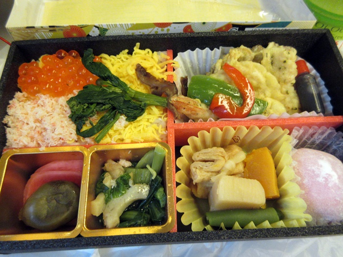 【仙台again】車中のお供は「日本のおもてなし弁当」_b0009849_22531461.jpg