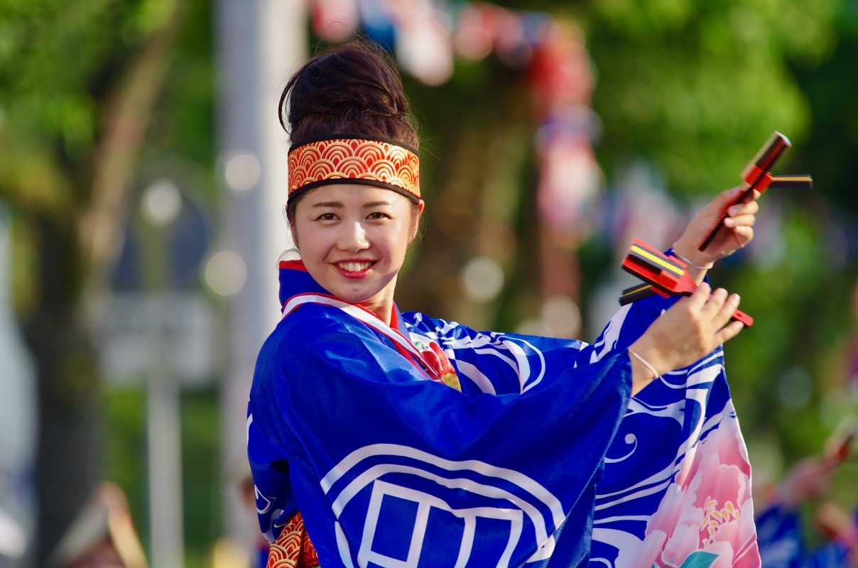 ２０１７高知よさこい祭り本番１日目その４８ 四国銀行 ヒロパンのよさこいライク N Vanライフ