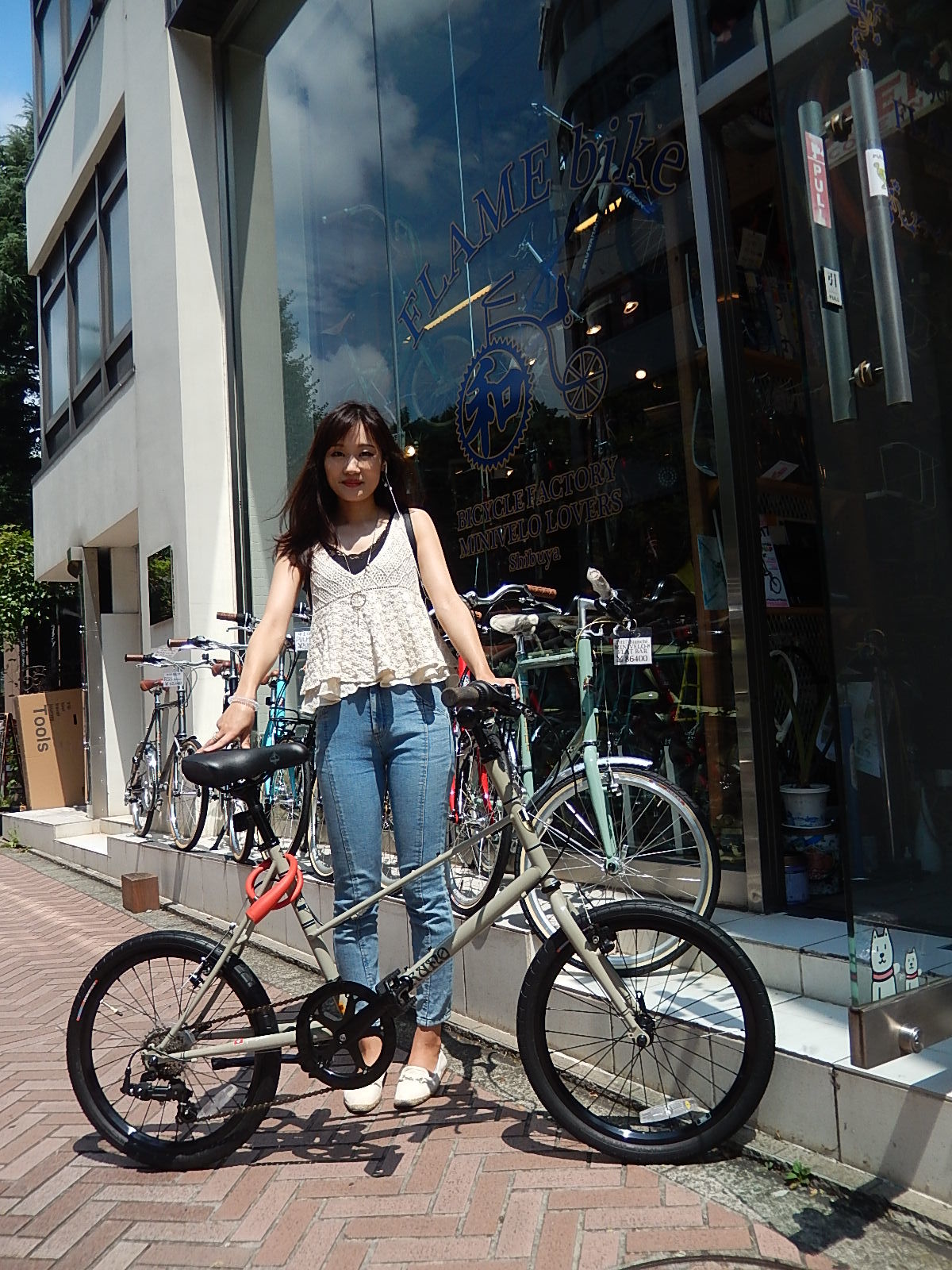 8月24日　渋谷　原宿　の自転車屋　FLAME bike前です_e0188759_18493527.jpg