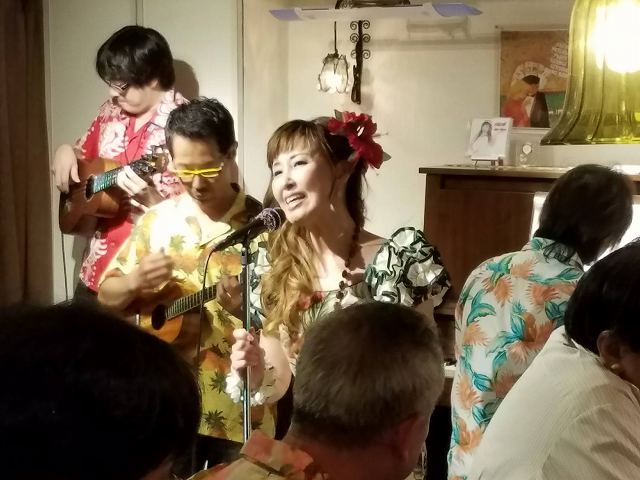 「LIVE ハワイアンナイト」にウクレレで参加_c0184265_17202342.jpg