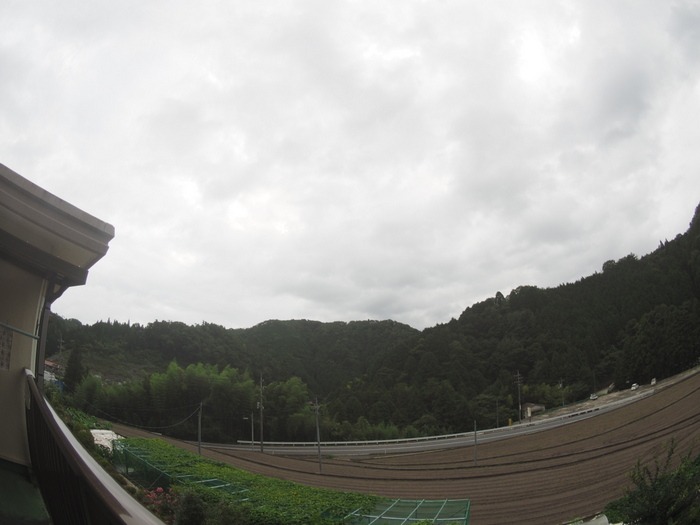 曇りのち晴れたり曇ったり、時に雨_c0116915_22585787.jpg