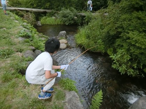 鳥海高原家族旅行村で魚釣り 最高記録は11匹 みんな1匹は釣れて 笑顔だね 放課後等デイサービス ハウスカ 鳥海高原家族旅行村で魚釣り 最高記録は11匹 みんな1匹は釣れて 笑顔だね 放課後等デイサービス ハウスカ