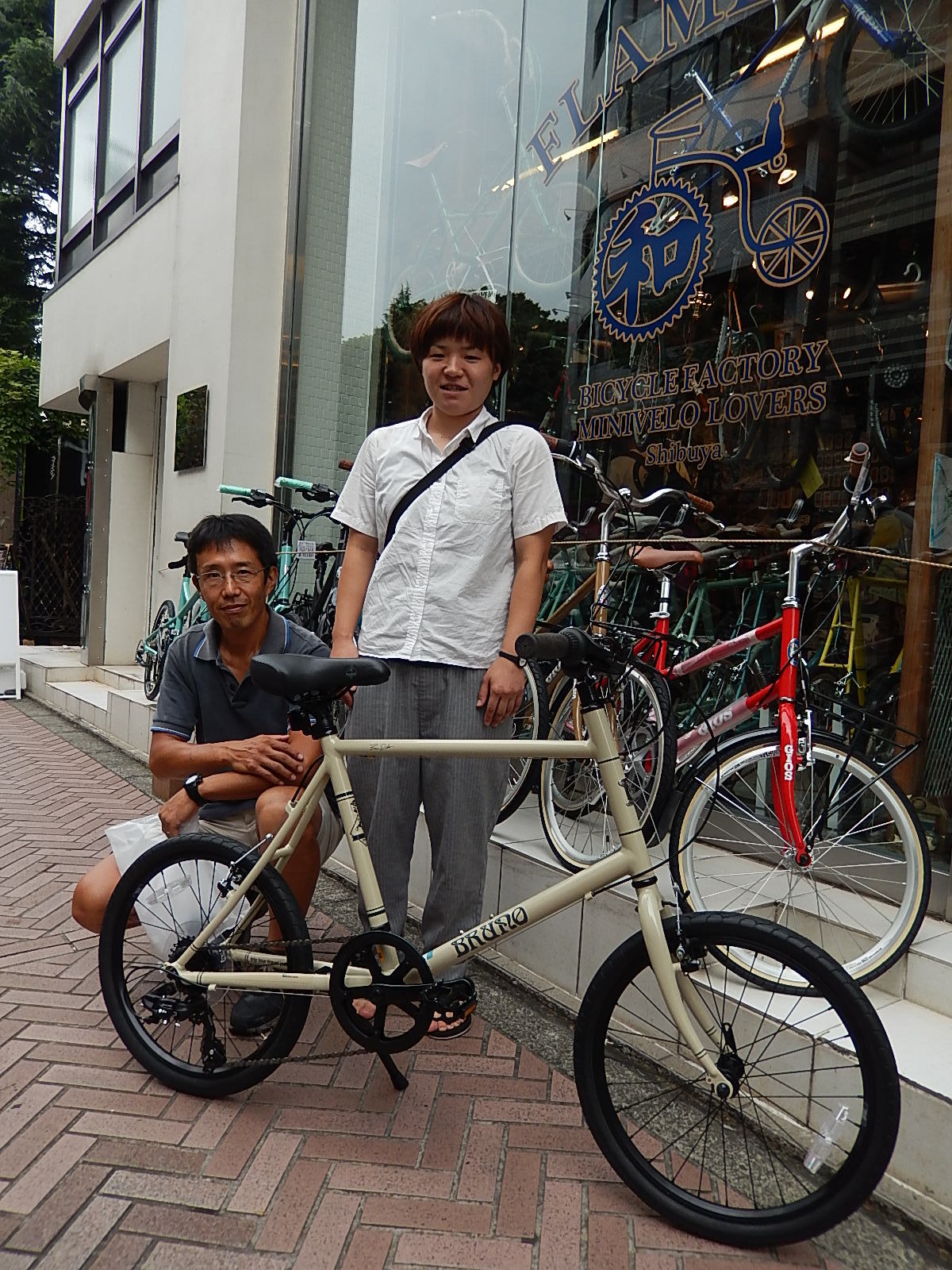 8月26日　渋谷　原宿　の自転車屋　FLAME bike前です_e0188759_19531335.jpg