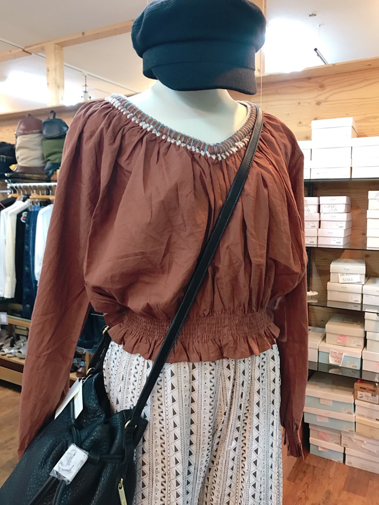 TODAYFUL トゥディフル Vneck Handstitch Blouse_e0076692_1061411.jpg