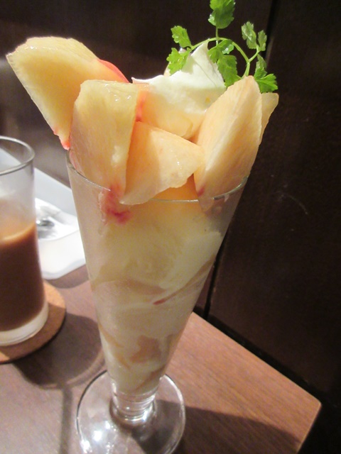 【仙台again】⑪ エスパルのイタガキ プチヴェールでパフェを食べて帰宅_b0009849_2032452.jpg