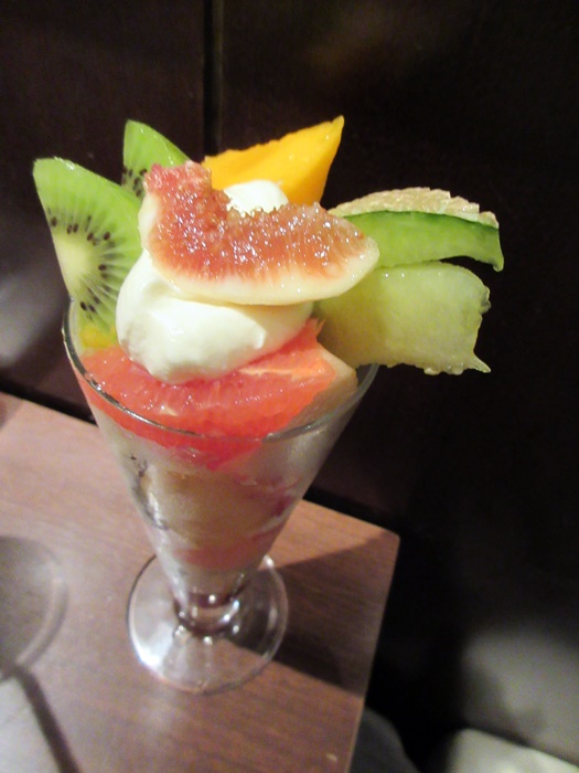 【仙台again】⑪ エスパルのイタガキ プチヴェールでパフェを食べて帰宅_b0009849_20331479.jpg