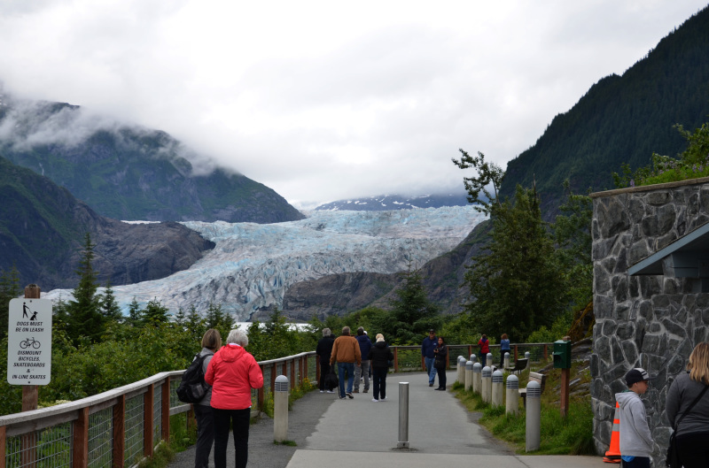 メンデンホール氷河（Mendenhall glacier）のビジターセンターを満喫。：ルビープリンセスアラスカクルーズ_f0054556_20003250.jpg