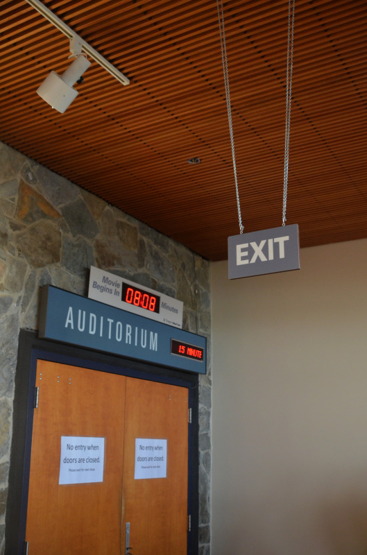 メンデンホール氷河（Mendenhall glacier）のビジターセンターを満喫。：ルビープリンセスアラスカクルーズ_f0054556_12201920.jpg