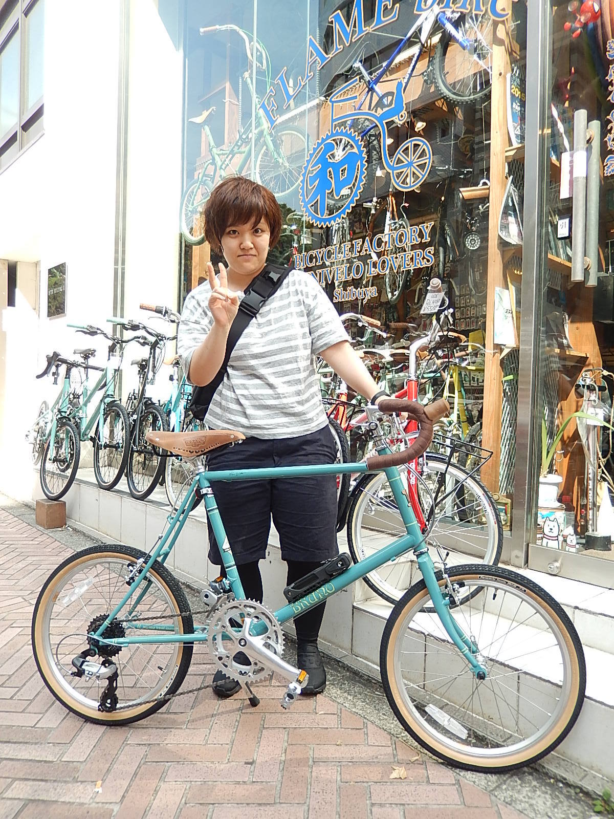 8月29日　渋谷　原宿　の自転車屋　FLAME bike前です_e0188759_19444514.jpg