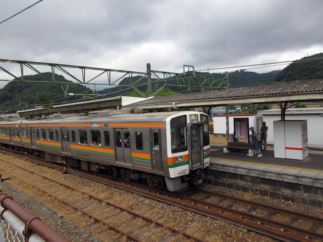 【ローカル線小さな旅】神奈川県を走るJR東海の在来線_b0009849_1512834.jpg