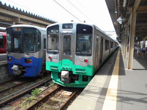 真夏の北日本海鉄道 3 (しなの鉄道/えちごトキめき鉄道/筒石駅)_b0005281_2221426.jpg