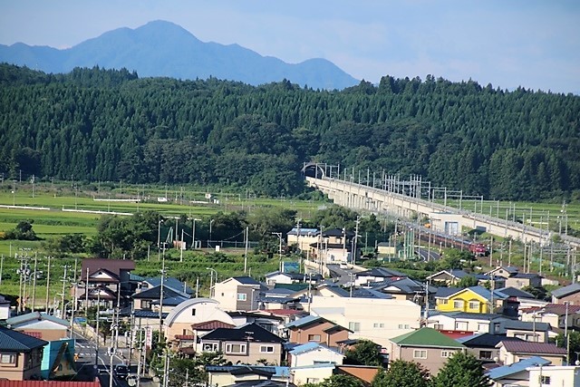 藤田八束の鉄道写真＠東北本線、山裾を走るカシオペア、八戸で嬉しい出会い・・・八戸駅でカシオペ_d0181492_21324145.jpg