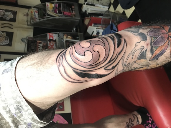 三つ巴 トライバル 家紋 千葉刺青 千葉タトゥー 木更津刺青 2face Tattoo Studio Japan 千葉県木更津市 刺青処 聖針 三つ巴 トライバル 家紋 千葉刺青 千葉タトゥー 木更津刺青 2face Tattoo Studio Japan 千葉県木更津市 刺青処 聖針