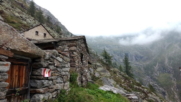 アルプス山小屋大周遊、イタリア ピエモンテ_f0234936_4472565.jpg