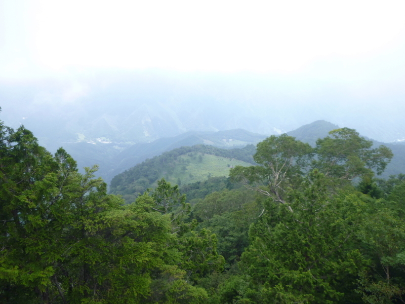 日本百名山 超人気の山　  乾徳山 (2.031M)  登頂編　NO ２_d0170615_17185225.jpg