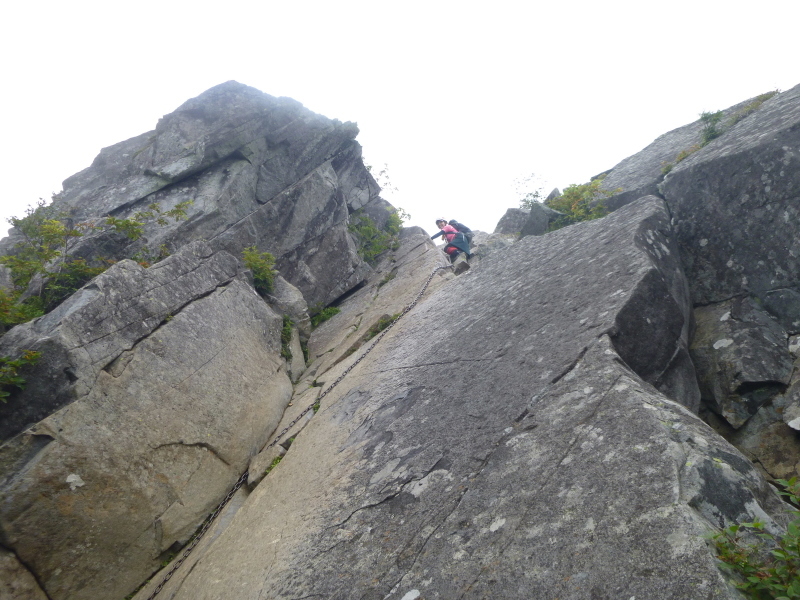 日本百名山 超人気の山　  乾徳山 (2.031M)  登頂編　NO ２_d0170615_17200452.jpg