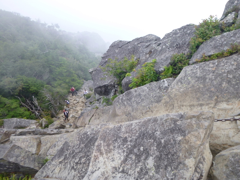 日本百名山 超人気の山　  乾徳山 (2.031M)  登頂編　NO ２_d0170615_17201341.jpg