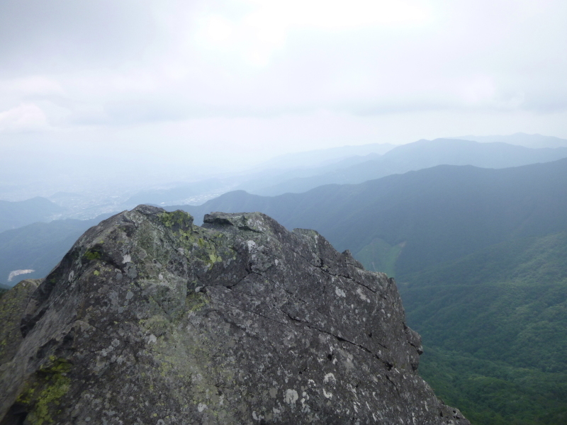 日本百名山 超人気の山　  乾徳山 (2.031M)  登頂編　NO ２_d0170615_17210003.jpg