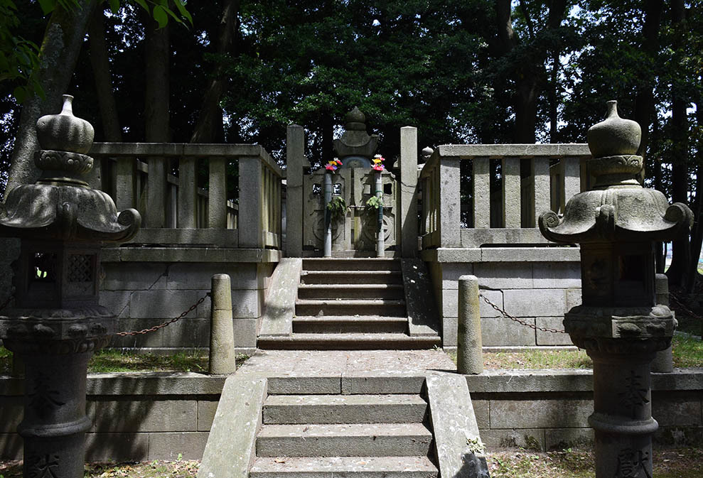 太平記を歩く。　その１２０　「新田義貞墓所（称念寺）」　福井県坂井市_e0158128_19532481.jpg