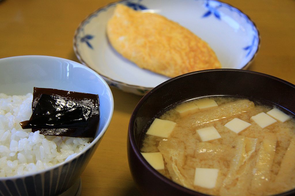 久しぶりに味噌汁な朝餉_e0220163_10271278.jpg