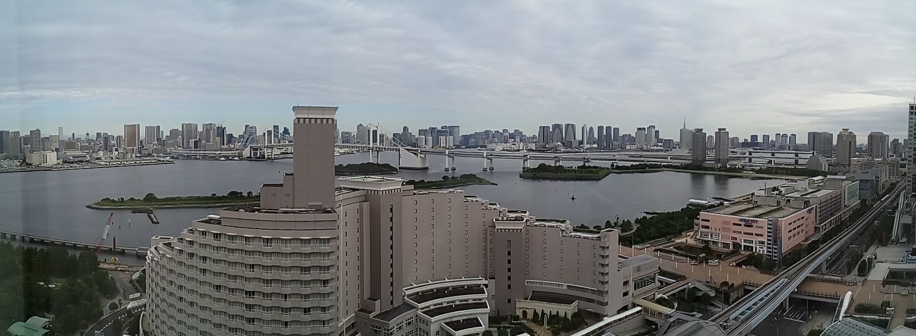 窓越しのお台場_a0057402_21152252.jpg