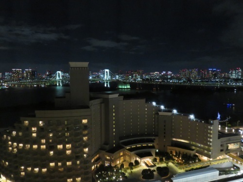 窓越しのお台場_a0057402_21185561.jpg