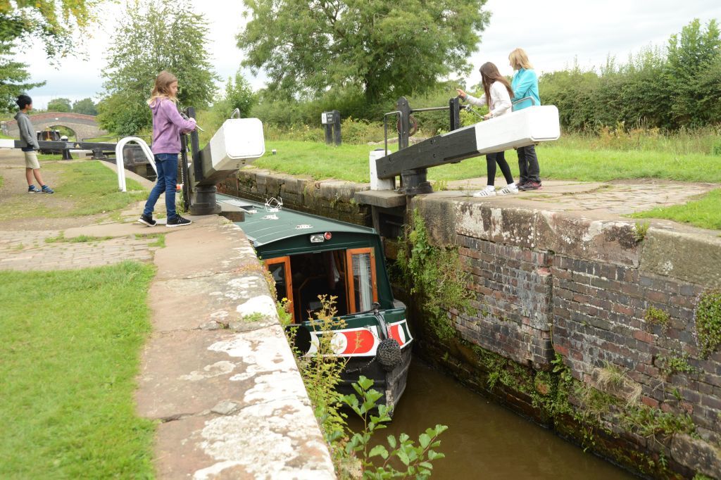 家族でポントカサステへ⑥　Crusing on the Llangollen Canal ～3日目　トレバーからエレズメアへ～_c0027849_20143003.jpg