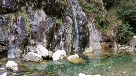 水と緑美しい渓谷で山歩き、イタリア ピエモンテ_f0234936_356655.jpg