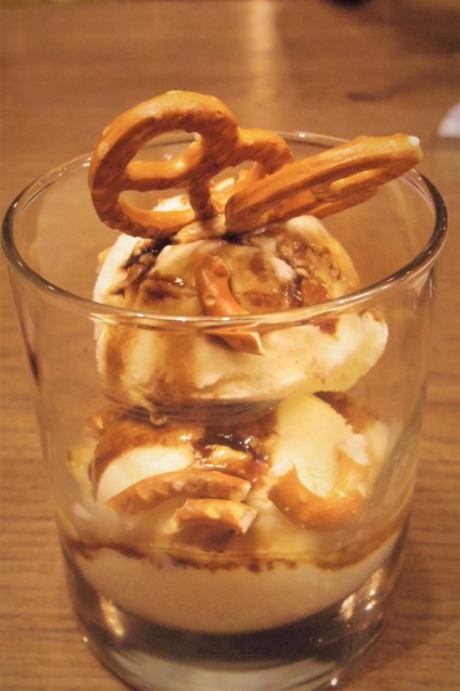神田「シュマッツ」ビール純粋令を守ったドイツクラフトビールのお味は・・・_b0354293_18305927.jpg