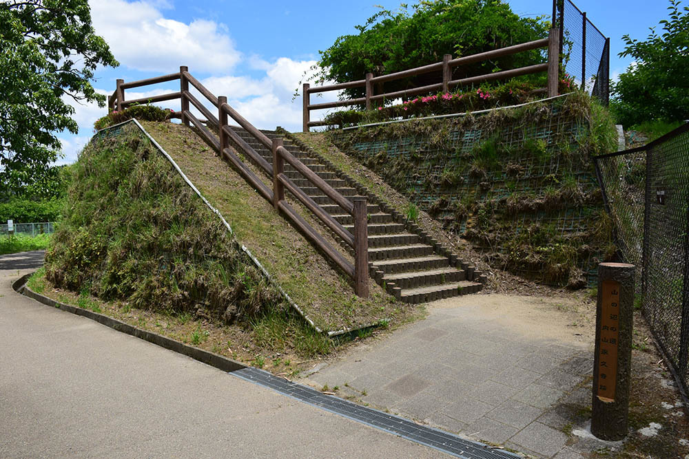 太平記を歩く。　その１２５　「内山永久寺跡（萱御所跡）」　奈良県天理市_e0158128_18284769.jpg